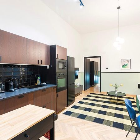 Luxury Peaceful Apartment By The St Stephen'S Basilica Budapest Esterno foto