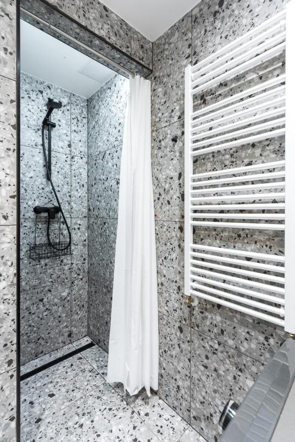 Luxury Peaceful Apartment By The St Stephen'S Basilica Budapest Esterno foto