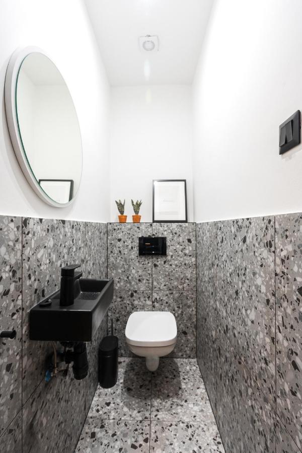 Luxury Peaceful Apartment By The St Stephen'S Basilica Budapest Esterno foto