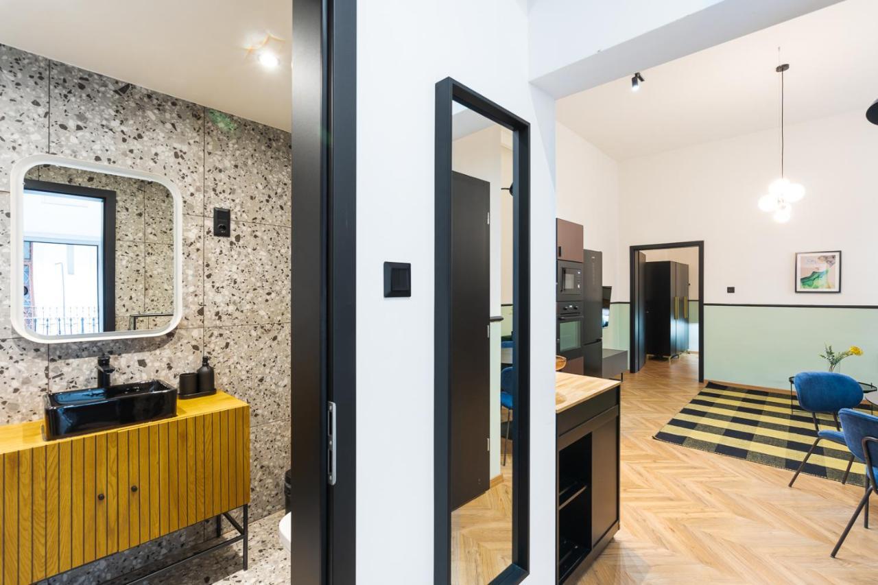 Luxury Peaceful Apartment By The St Stephen'S Basilica Budapest Esterno foto