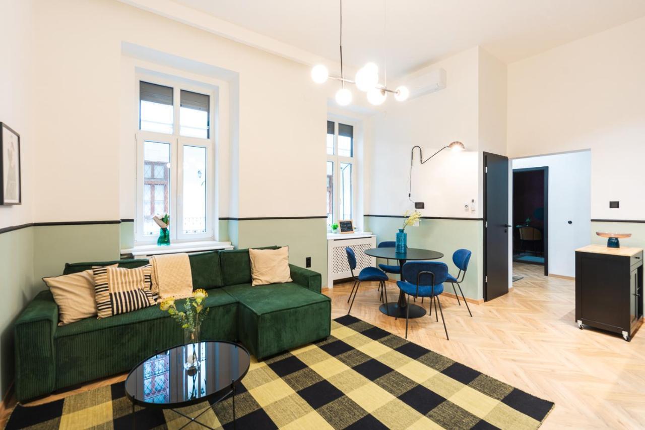 Luxury Peaceful Apartment By The St Stephen'S Basilica Budapest Esterno foto
