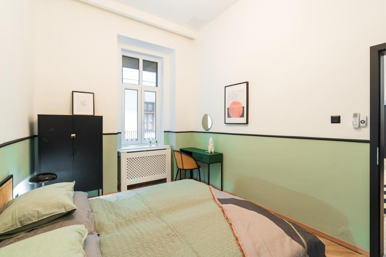 Luxury Peaceful Apartment By The St Stephen'S Basilica Budapest Esterno foto