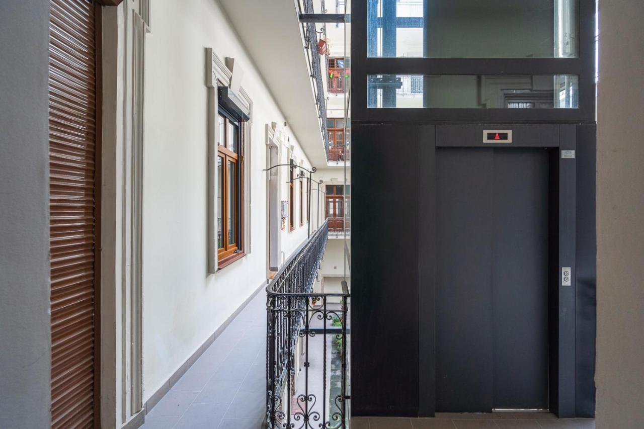 Luxury Peaceful Apartment By The St Stephen'S Basilica Budapest Esterno foto